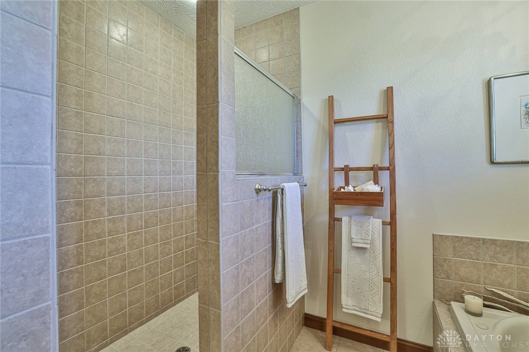 1105 E Shoop Road, Tipp City, Ohio image 31