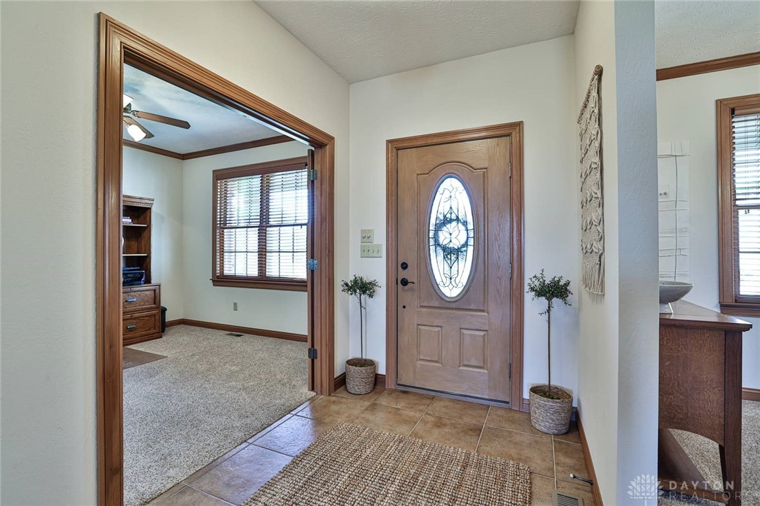 1105 E Shoop Road, Tipp City, Ohio image 7