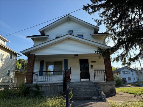 Photo of 1204 Kenyon Place, Dayton, OH 45406 (MLS # 943229)