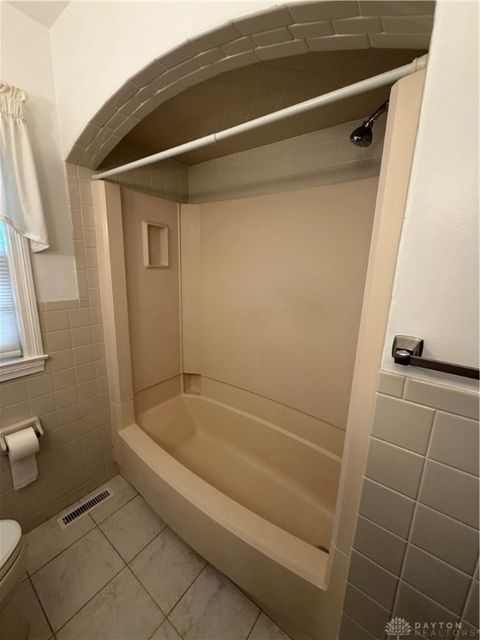 Tiny photo for 71 Westbrook Road, Dayton, OH 45415 (MLS # 946336)