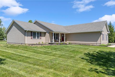 Photo of 70 Dutch Creek Drive, Wilmington, OH 45177 (MLS # 957413)
