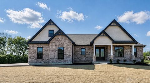 Photo of 2795 Venice Crossing Drive, Ross Twp, OH 45013 (MLS # 959836)