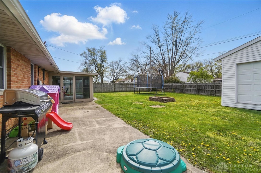 7131 Castlecrest Drive, Dayton, Ohio image 29