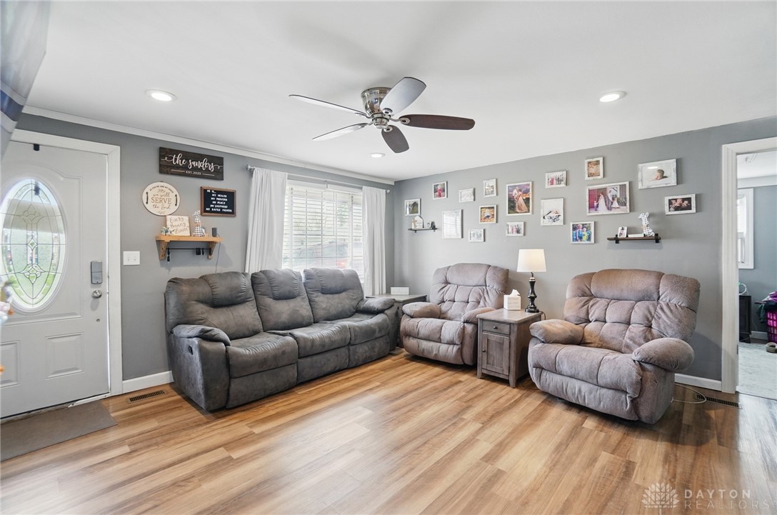 7131 Castlecrest Drive, Dayton, Ohio image 4