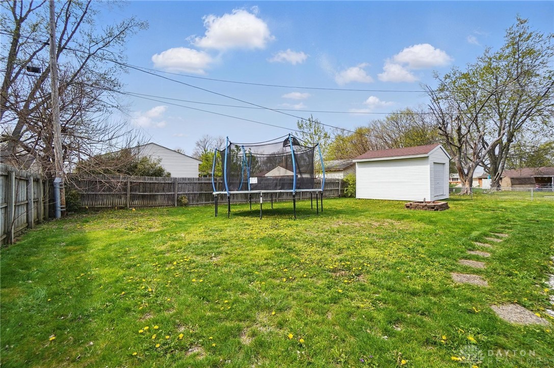 7131 Castlecrest Drive, Dayton, Ohio image 33