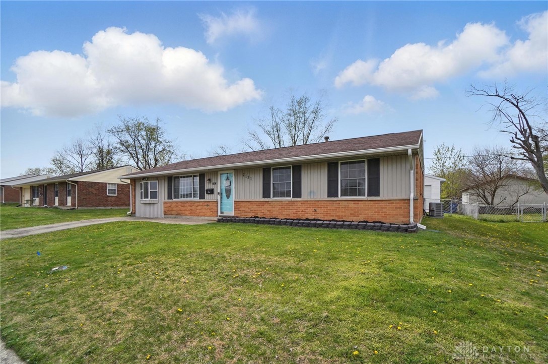 7131 Castlecrest Drive, Dayton, Ohio image 2