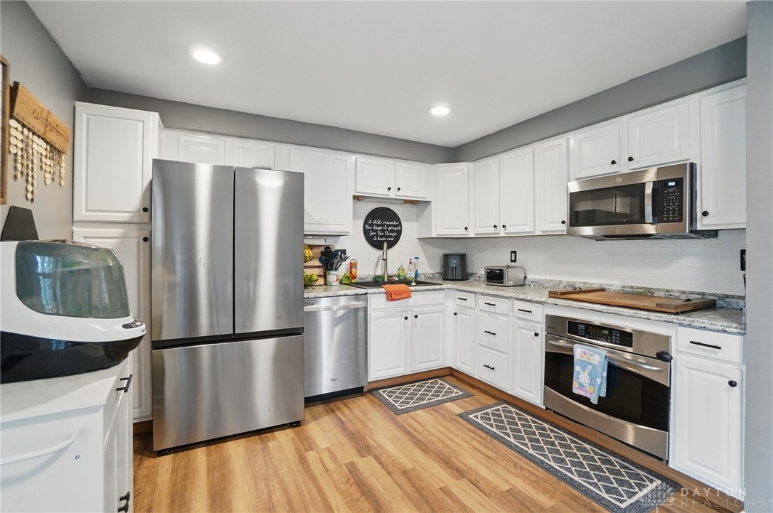 7131 Castlecrest Drive, Dayton, Ohio image 8