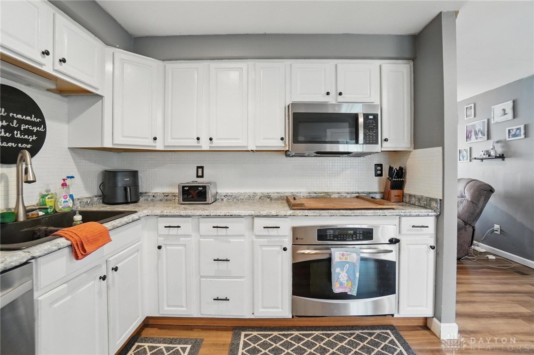 7131 Castlecrest Drive, Dayton, Ohio image 10