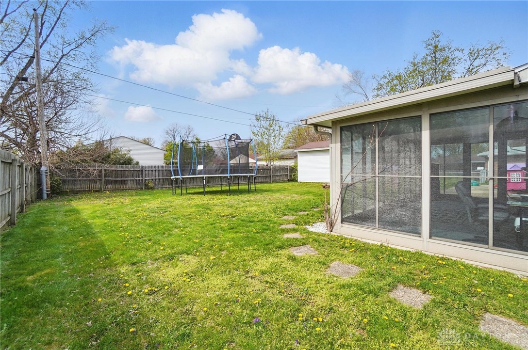 7131 Castlecrest Drive, Dayton, Ohio image 32