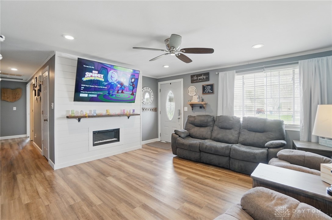 7131 Castlecrest Drive, Dayton, Ohio image 5