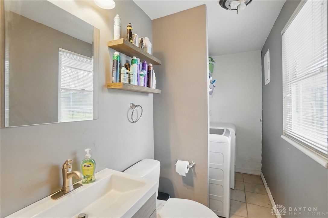 7131 Castlecrest Drive, Dayton, Ohio image 18