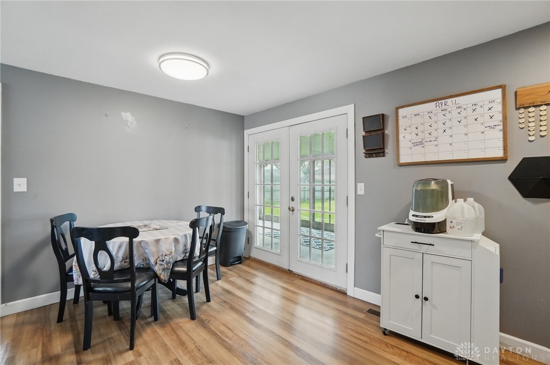 7131 Castlecrest Drive, Dayton, Ohio image 11
