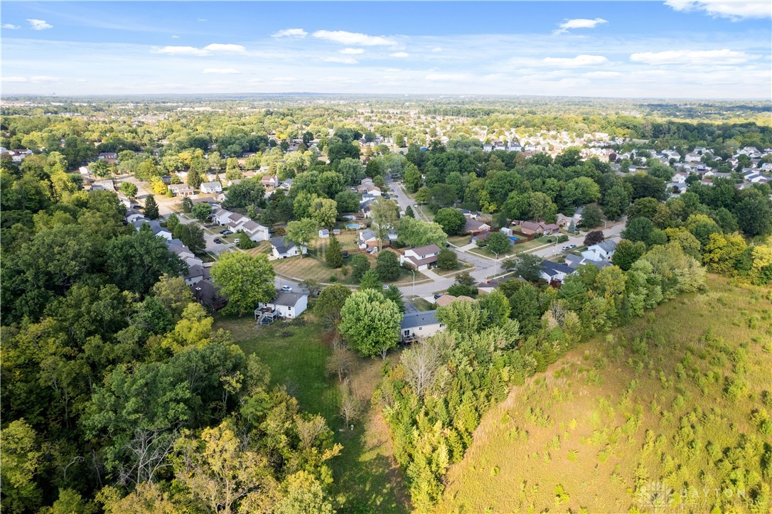 10125 Forestedge Lane, Miamisburg, Ohio image 31