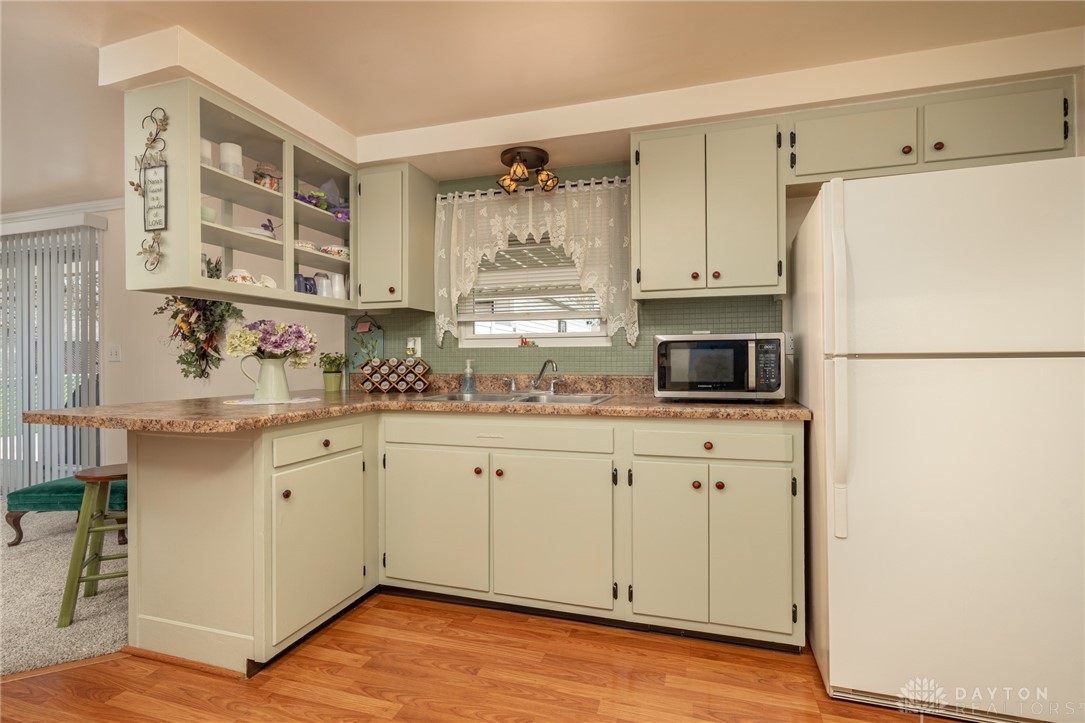 6190 Sandbury Drive, Dayton, Ohio image 7