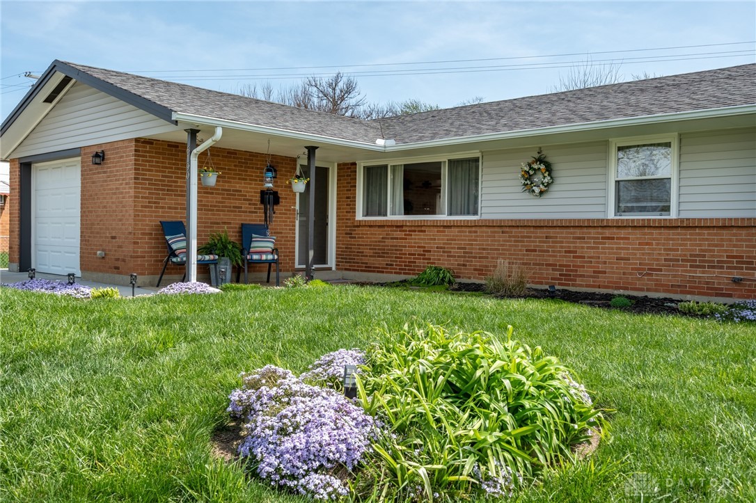 6190 Sandbury Drive, Dayton, Ohio image 2