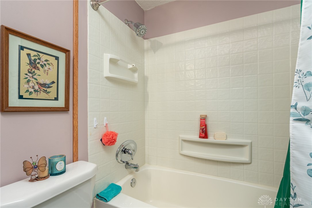 6190 Sandbury Drive, Dayton, Ohio image 15