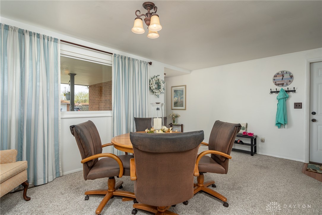 6190 Sandbury Drive, Dayton, Ohio image 3