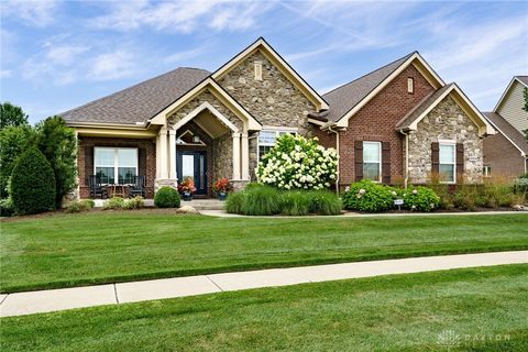 Photo of 9369 Avingnon Way, Springboro, OH 45458 (MLS # 951338)