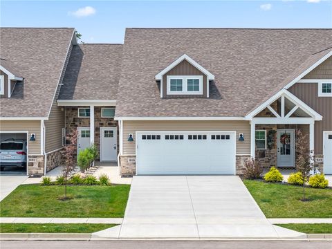 Photo of 819 Brookwood Circle, Tipp City, OH 45371 (MLS # 964634)