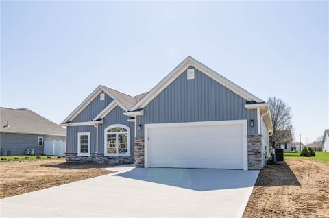 Photo of 2917 Seminole Way, Piqua, OH 45356 (MLS # 965129)