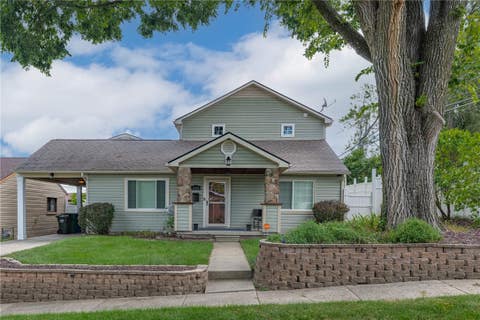 Homes For Sale - 1124 Lexington Avenue<br/> Fairborn, OH 45324