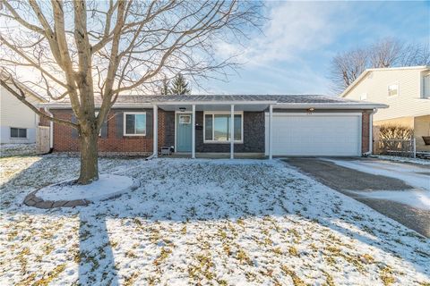 Photo of 294 Chatham Drive, Fairborn, OH 45324 (MLS # 951254)