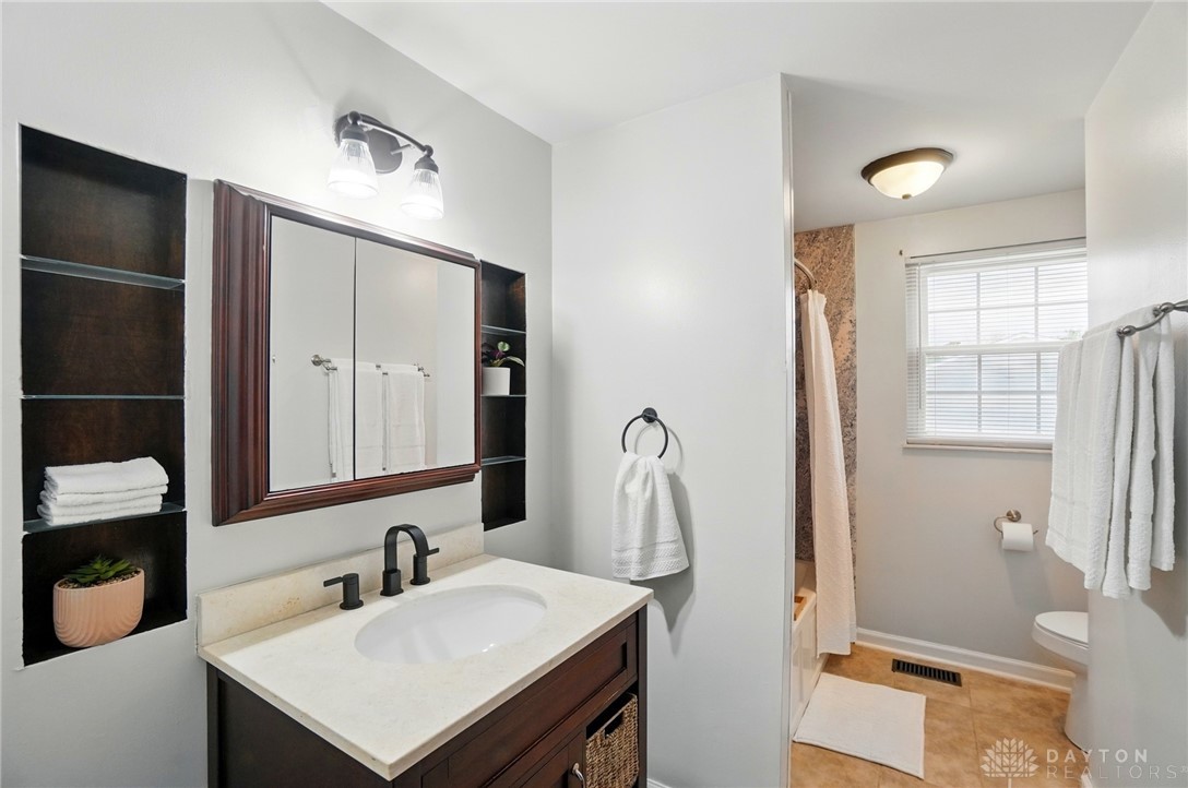 5605 Sandpiper Lane, Dayton, Ohio image 18