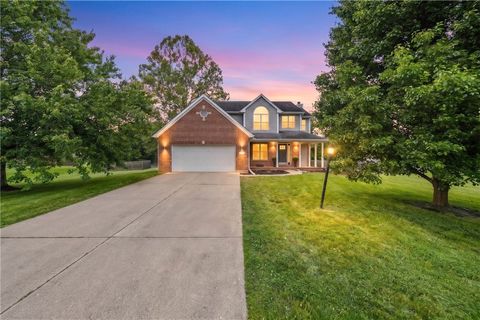 Photo of 6205 Otter Creek Drive, Middletown, OH 45042 (MLS # 959738)