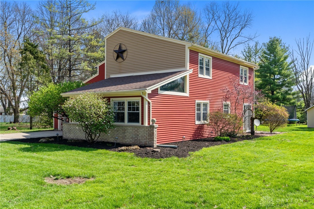 811 Hickory Hollow Road, Troy, Ohio image 2