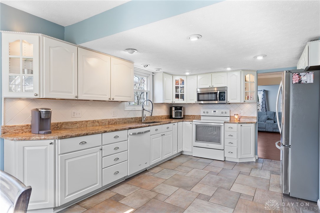 811 Hickory Hollow Road, Troy, Ohio image 15
