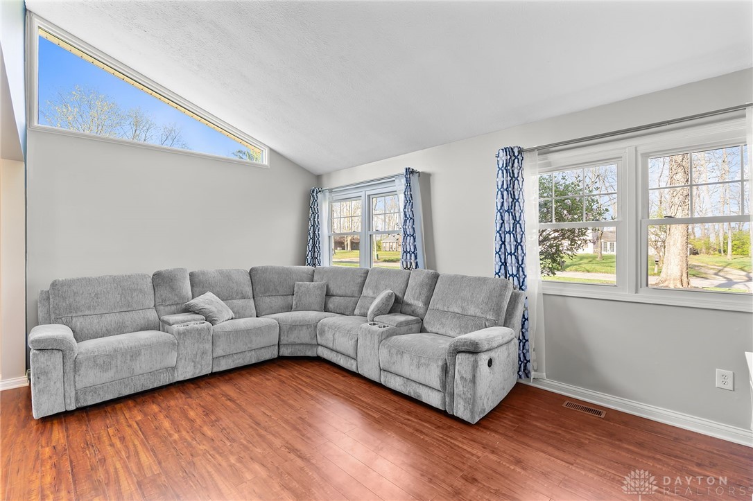 811 Hickory Hollow Road, Troy, Ohio image 7
