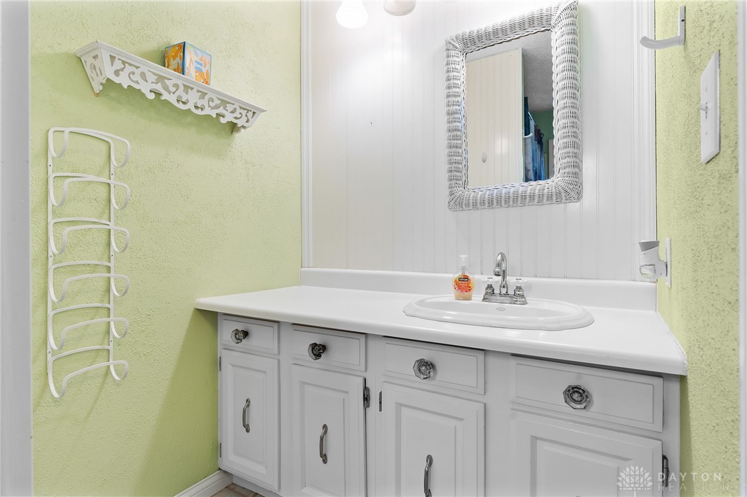 811 Hickory Hollow Road, Troy, Ohio image 35
