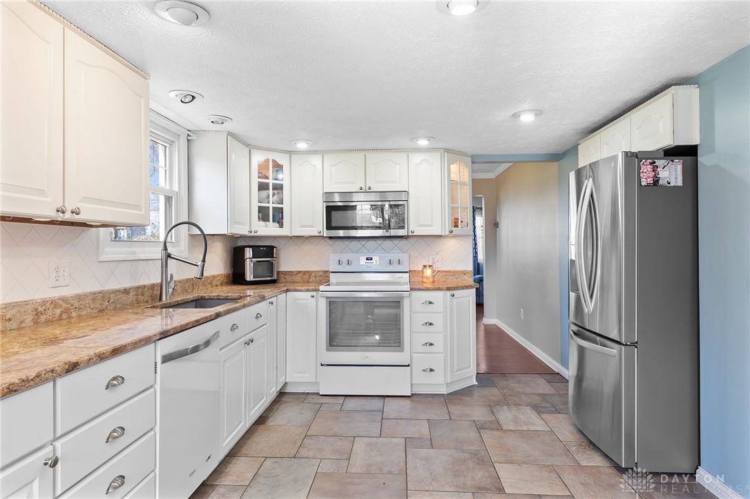 811 Hickory Hollow Road, Troy, Ohio image 16