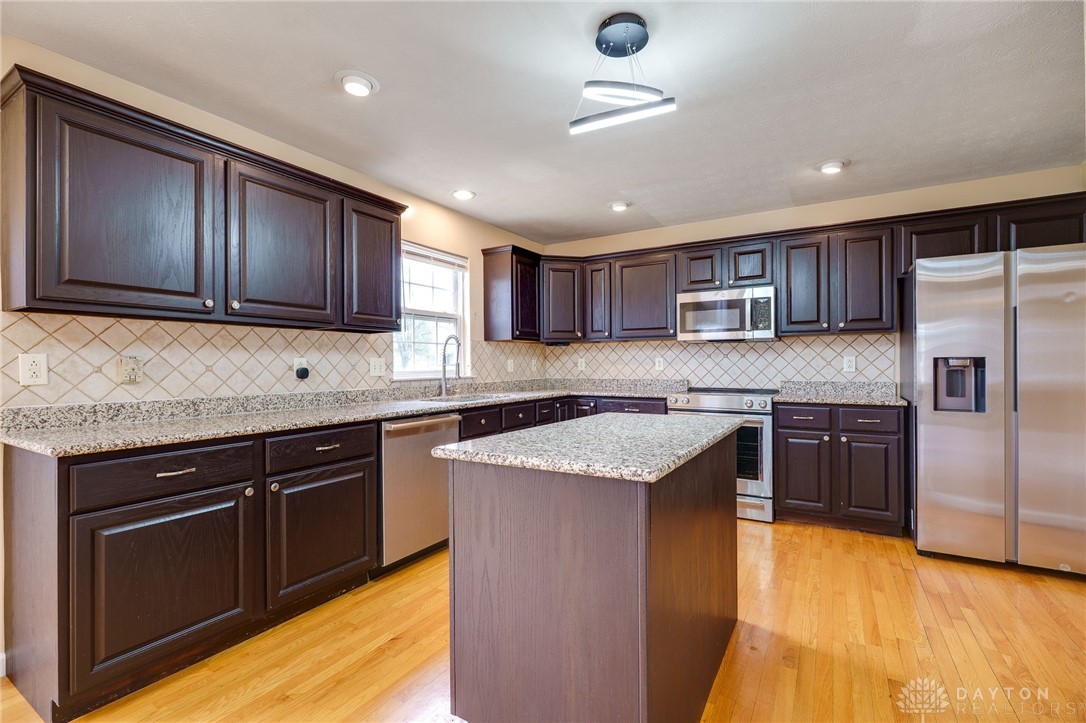 Beavercreek, Ohio 45434, United States, 3 Bedrooms Bedrooms, ,3 BathroomsBathrooms,Residential,Active,113309