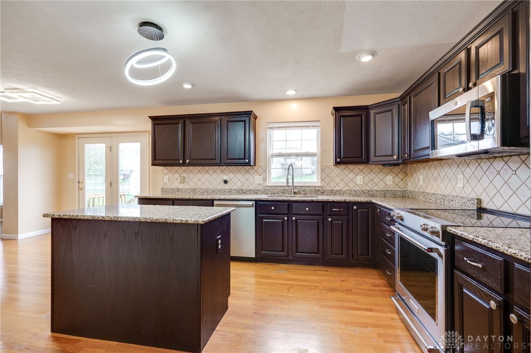 Beavercreek, Ohio 45434, United States, 3 Bedrooms Bedrooms, ,3 BathroomsBathrooms,Residential,Active,113309