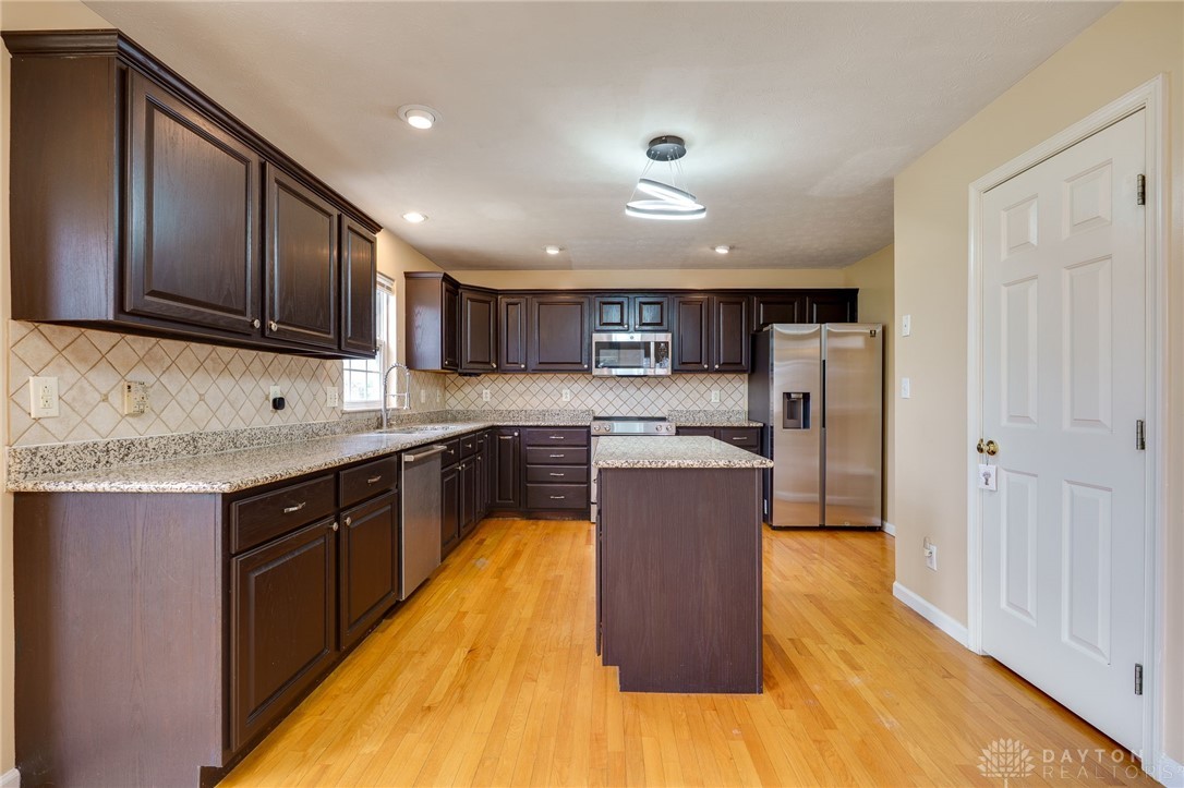 Beavercreek, Ohio 45434, United States, 3 Bedrooms Bedrooms, ,3 BathroomsBathrooms,Residential,Active,113309