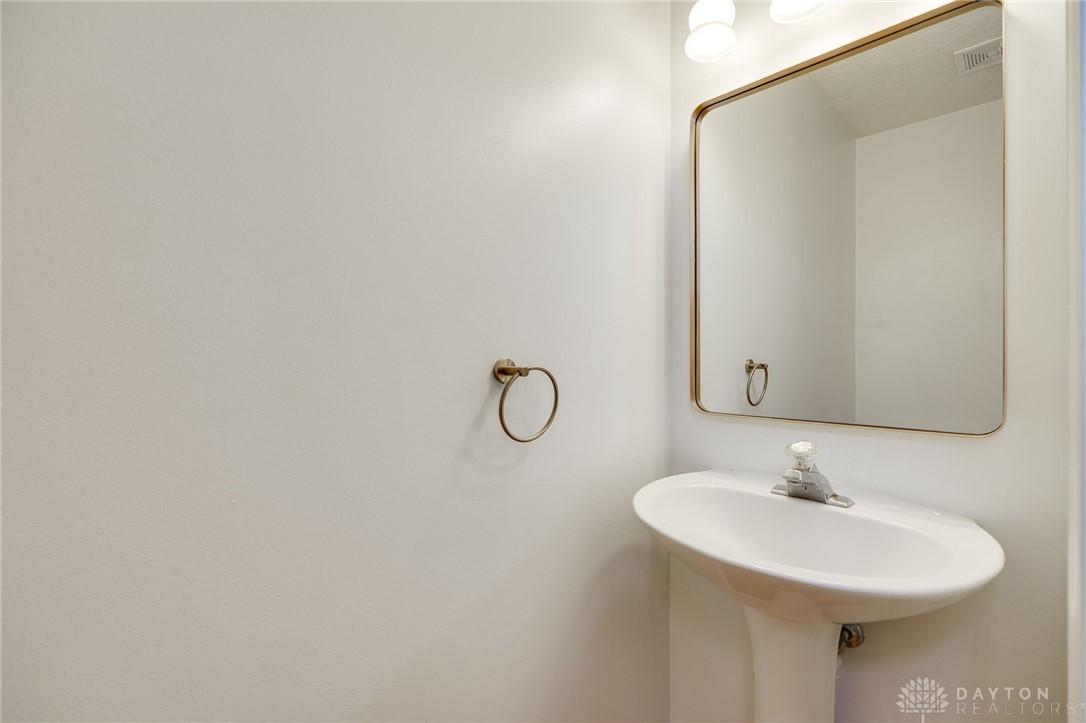 Beavercreek, Ohio 45434, United States, 3 Bedrooms Bedrooms, ,3 BathroomsBathrooms,Residential,Active,113309