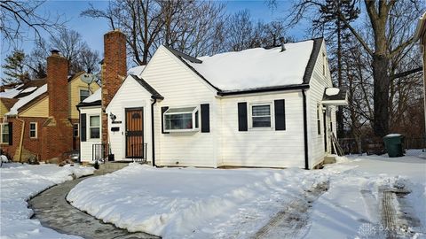 Photo of 148 Valleyview Drive, Dayton, OH 45405 (MLS # 951963)