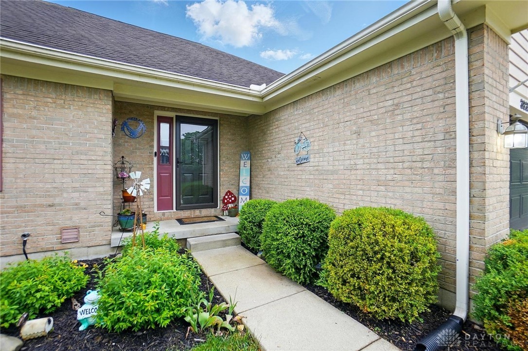 3835 Polo Trace Court, Bellbrook, Ohio image 2