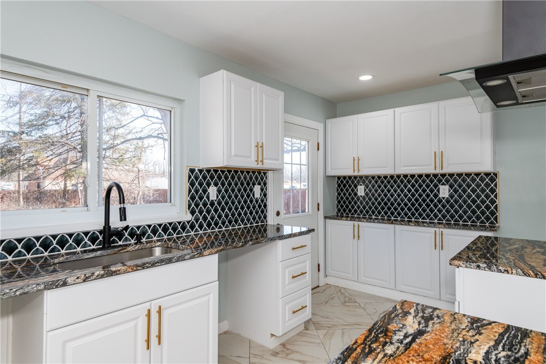 9364 Peters Pike, Vandalia, Ohio image 15