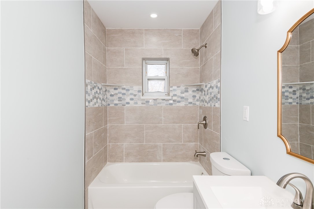 9364 Peters Pike, Vandalia, Ohio image 23