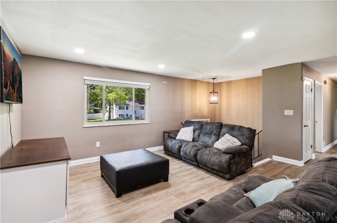 2706 Coldsprings Drive, Beavercreek, Ohio image 3