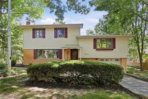 Homes For Sale - 2504 Cross Country Road<br/> Beavercreek, OH 45431