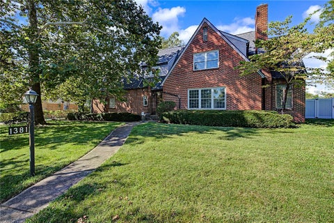 Homes For Sale - 1381 Catalpa Drive<br/> Dayton, OH 45406