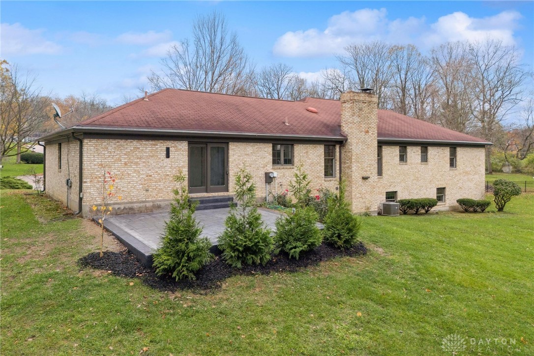 532 Pauley Woods Circle, Kettering, Ohio image 4