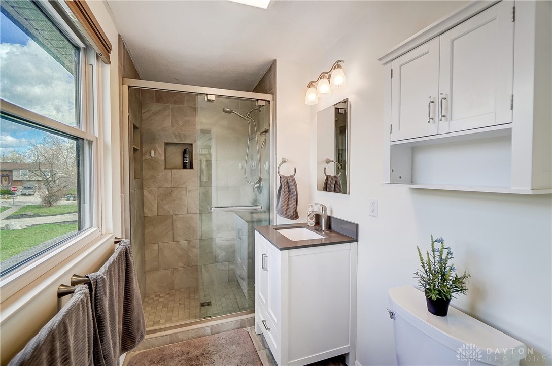 1146 Sir Lockesley Drive, Miamisburg, Ohio image 35