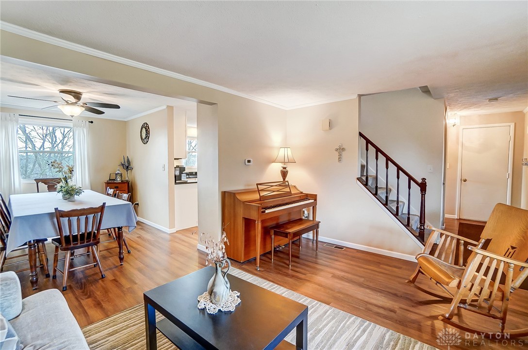 1146 Sir Lockesley Drive, Miamisburg, Ohio image 13