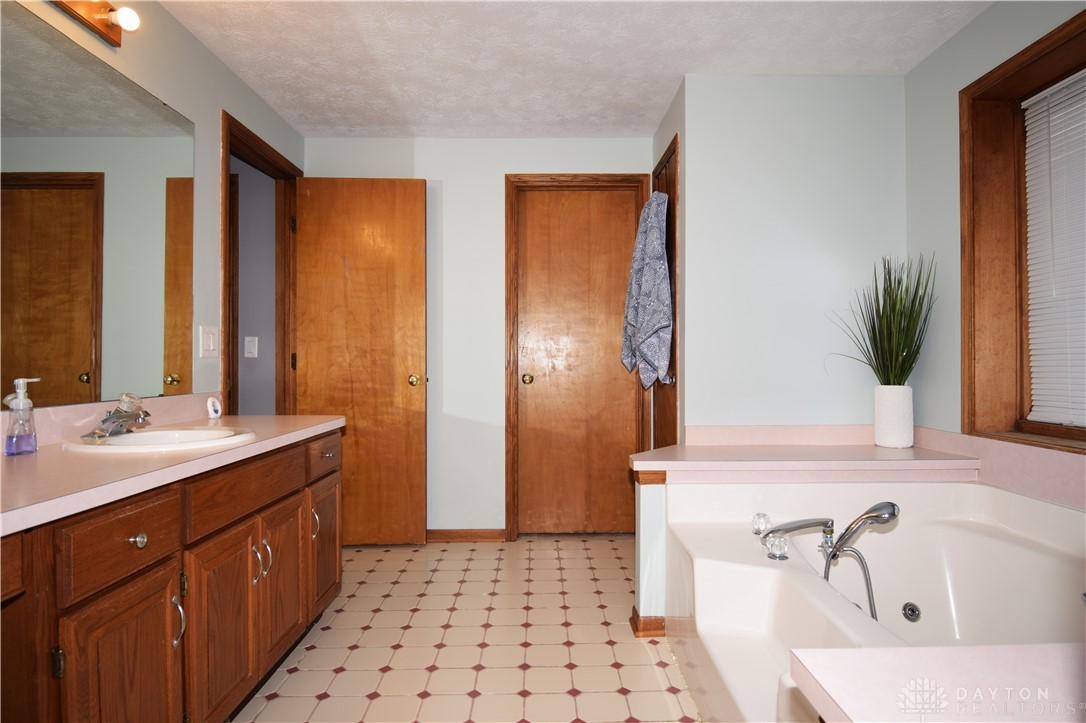 2170 Ashbrook Drive, Springfield, Ohio image 29