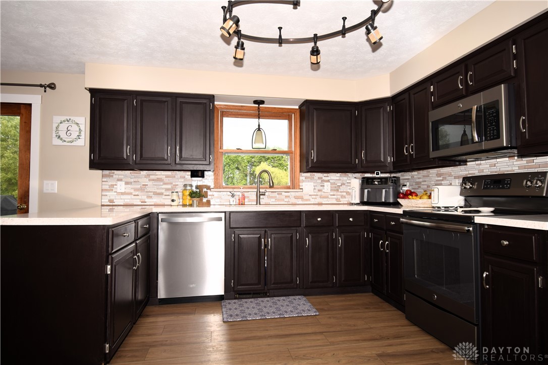 2170 Ashbrook Drive, Springfield, Ohio image 12