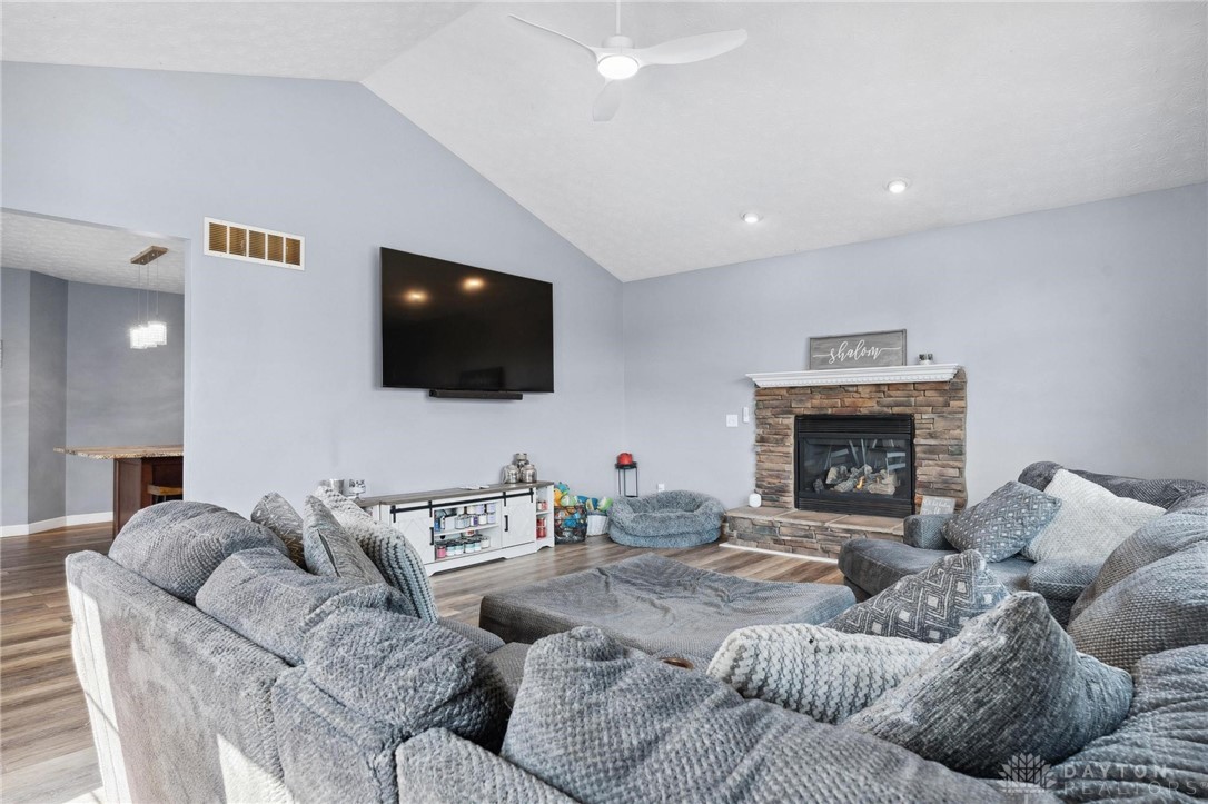 7152 Quarterhorse Drive, Springboro, Ohio image 24
